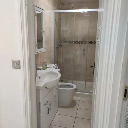 Comfort Spacious Double Room In Chingford, London Room 1 Waltham Forest Exterior photo