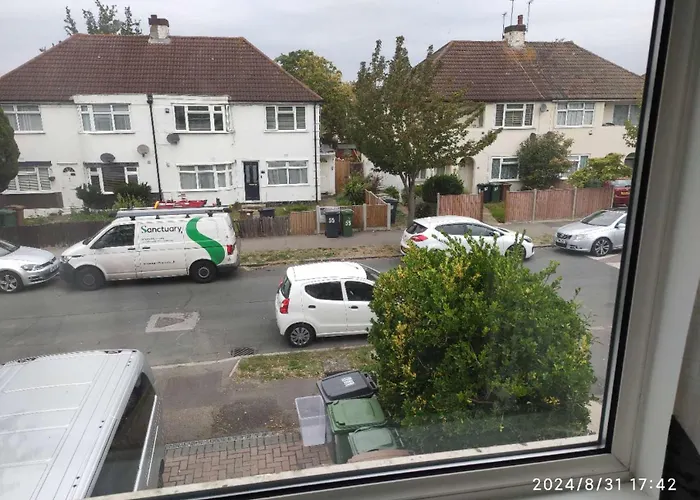Comfort Spacious Double Room In Chingford, London Room 1