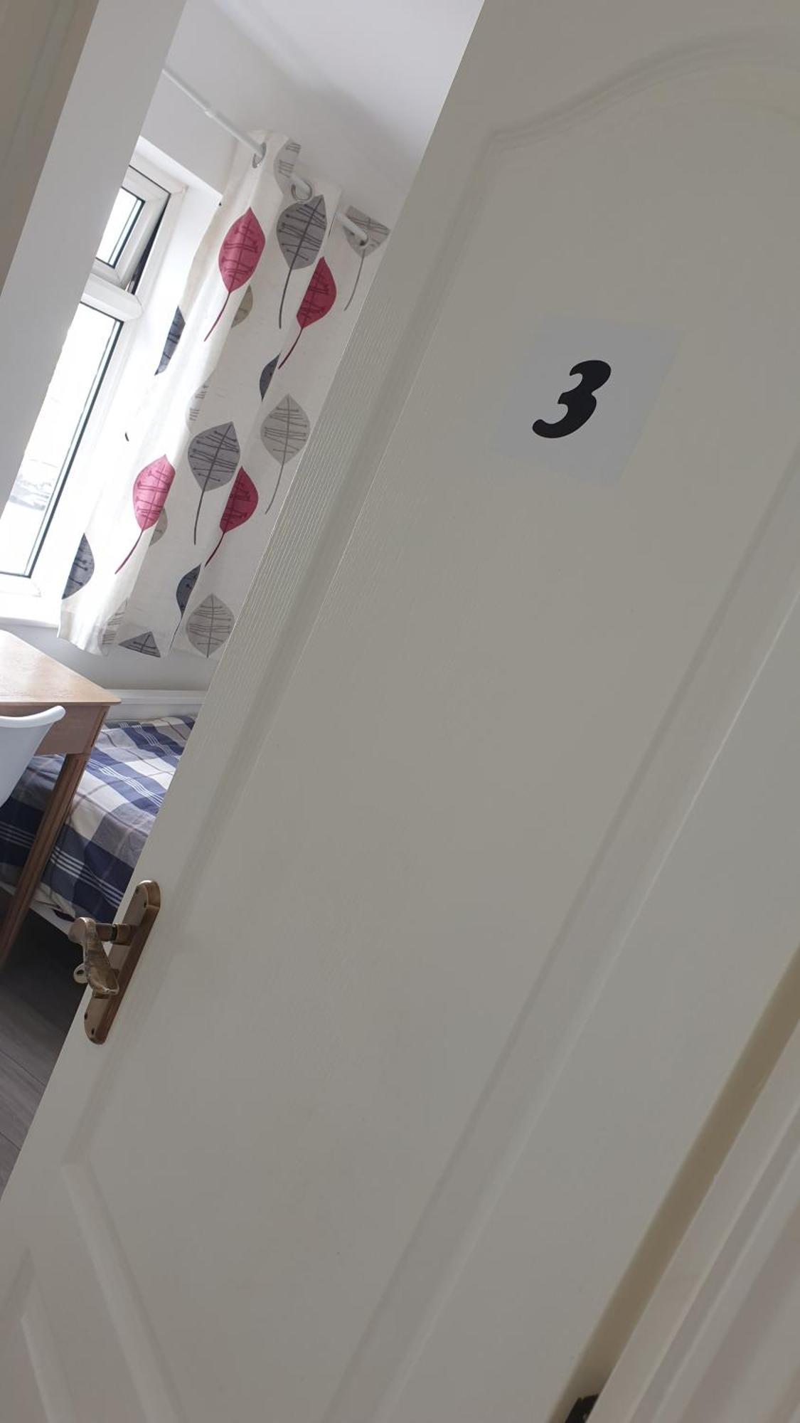 Comfort Spacious Double In Chingford, London 1 *