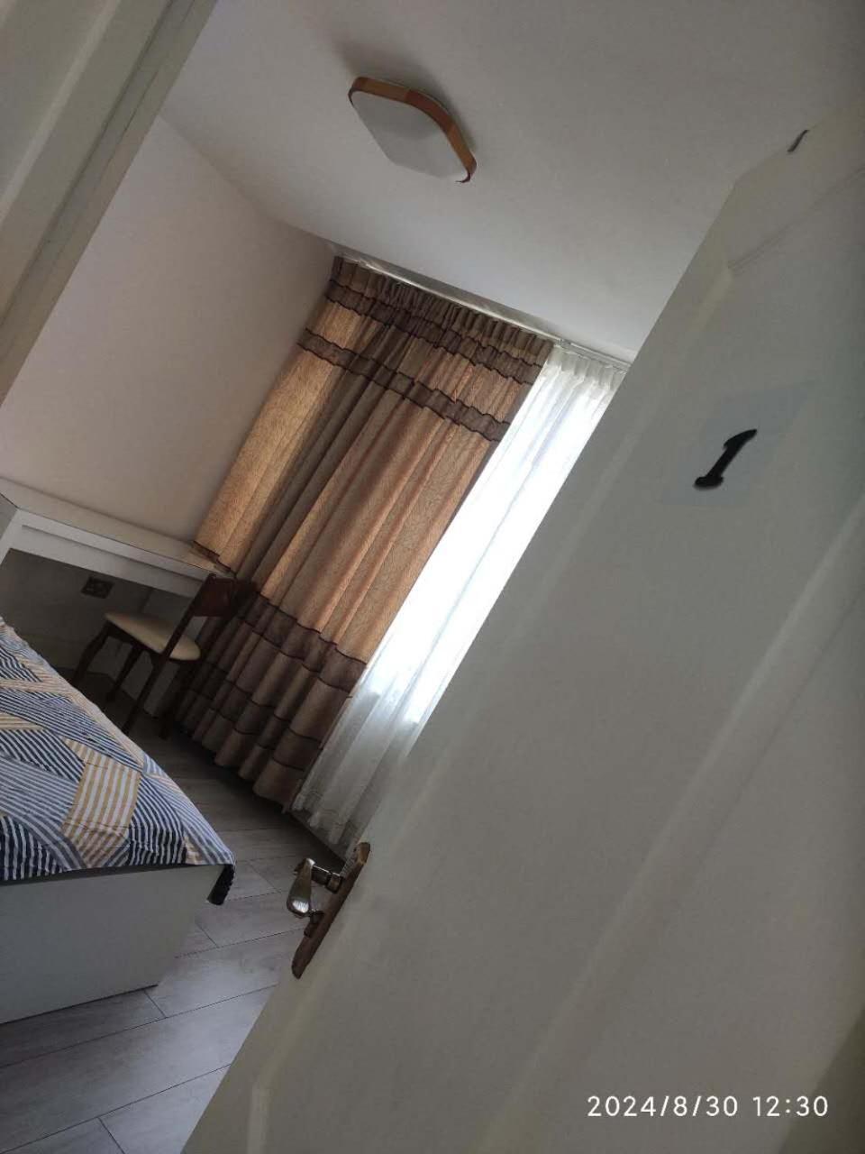 Comfort Spacious Double In Chingford, London 1 *